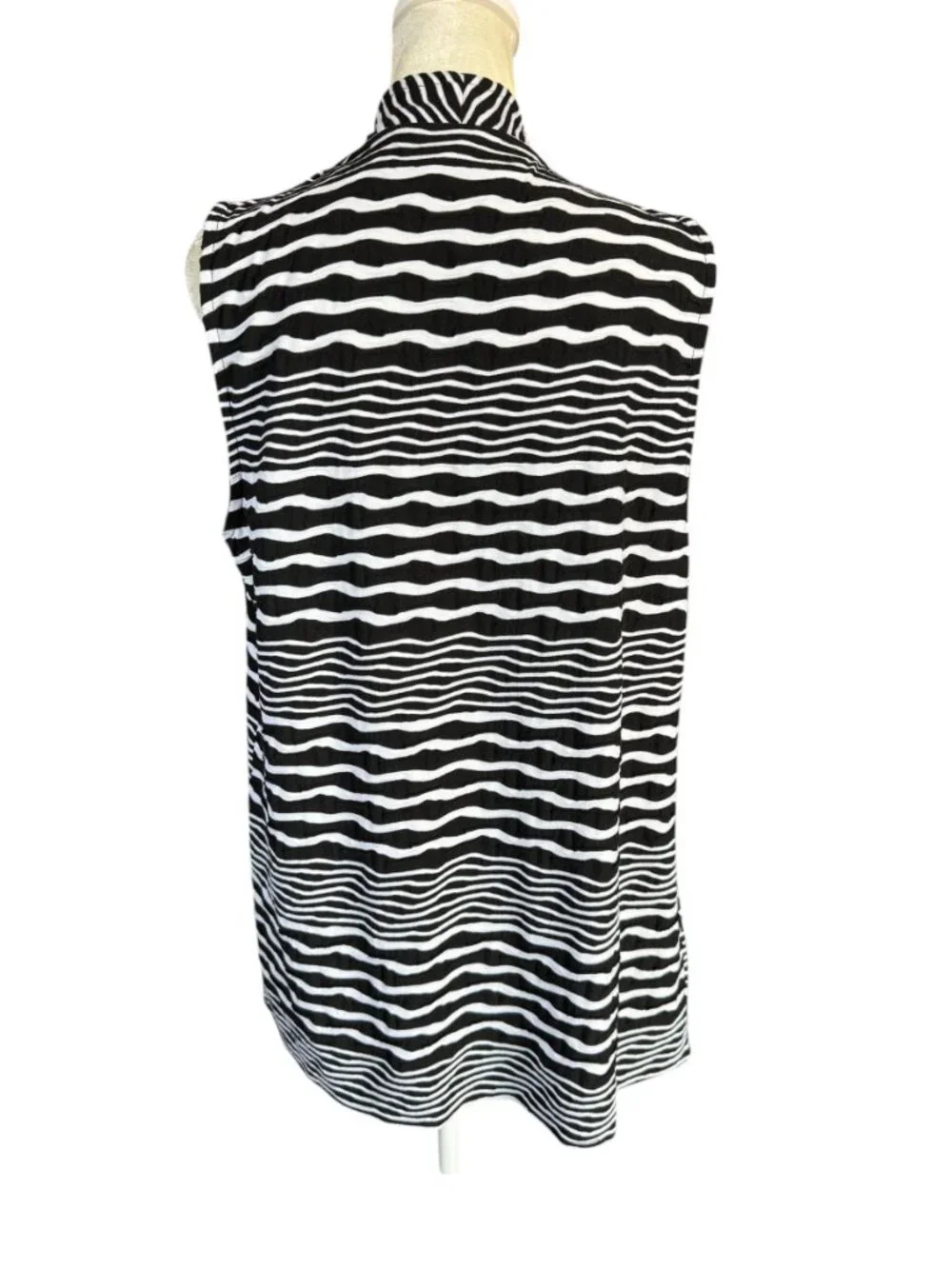 Easywear by Chico's 1 women's black and white waterfall stripes cardigan vest